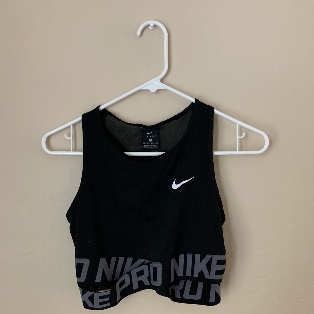 Cropped sports bra.